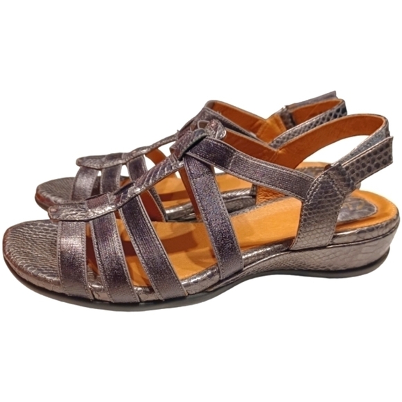 CLARK'S Artisan T Shape Ankle Strap Velcro Closure Sandals in Metallic Grey - Picture 1 of 7